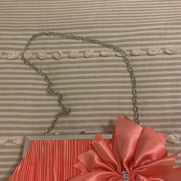 NWOT Jessica McClintock Satin Clutch - Picture 5 of 7